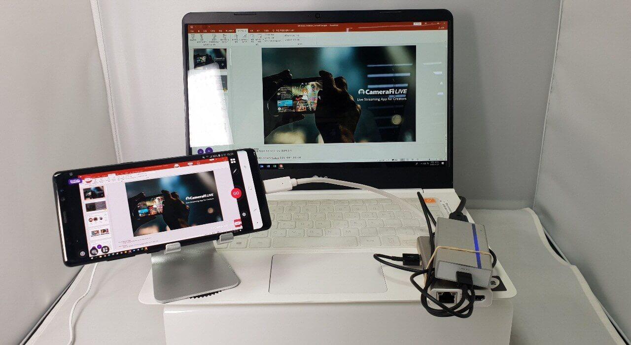 live streaming with laptop